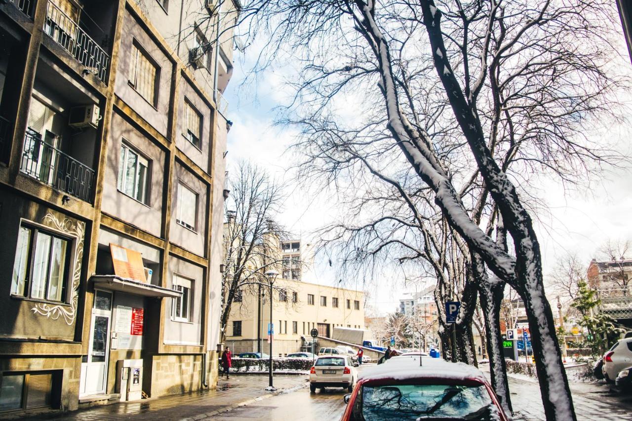 Apartamento Aparment Theatre Ni Exterior foto