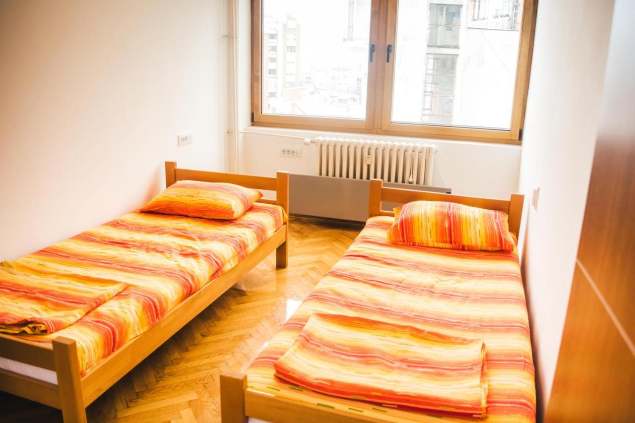 Apartamento Aparment Theatre Ni Exterior foto