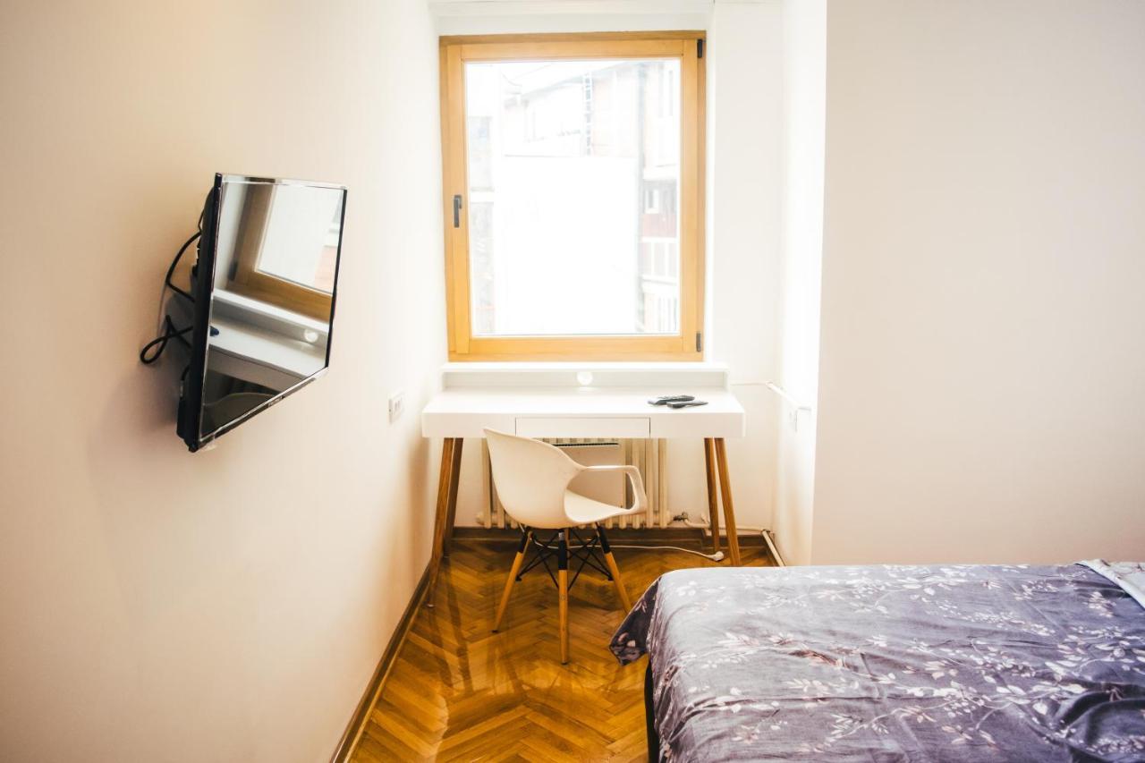 Apartamento Aparment Theatre Ni Exterior foto